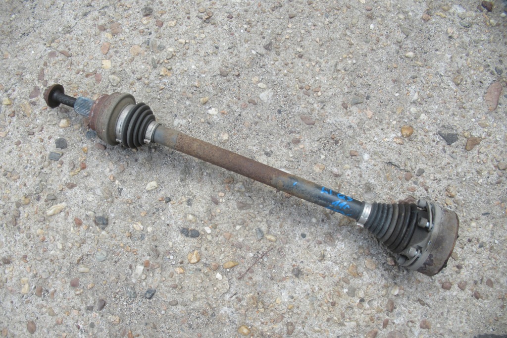 Купити Audi q3 2.0 tsi 11r привідний вал ліва задній