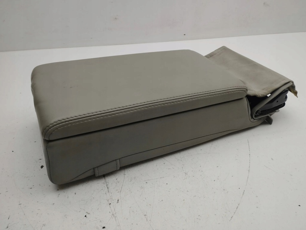 фото №8, Lexus is 220d-250-350 2006 підлокітник задній сидіння