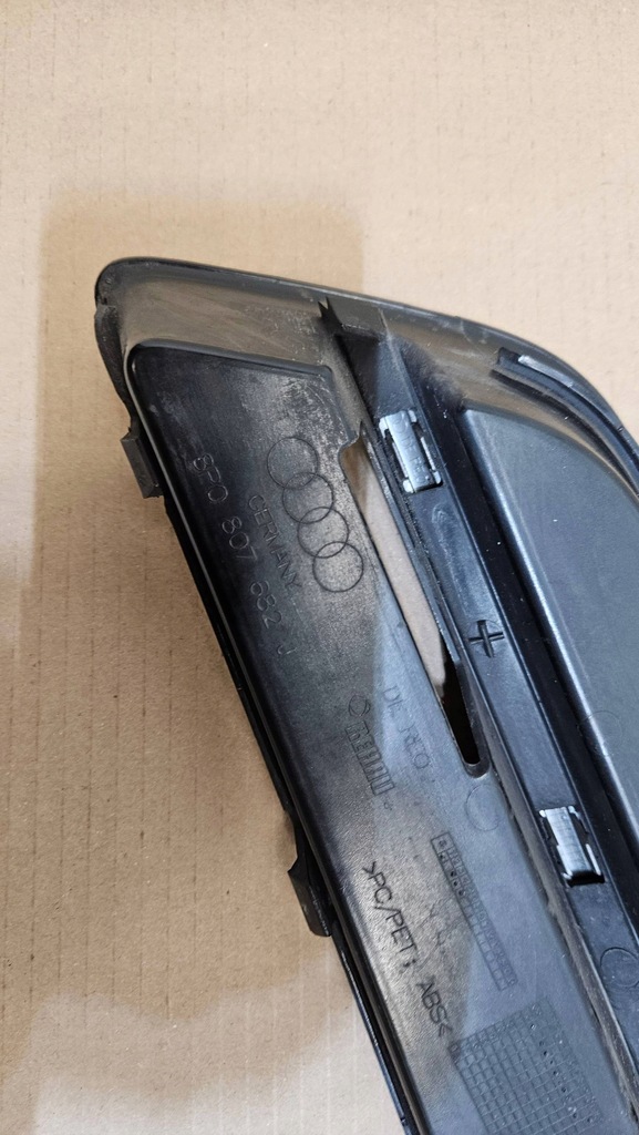 фото №6, Решётка решётка радиатора правая перед audi a3 8p lift 8p0807682j