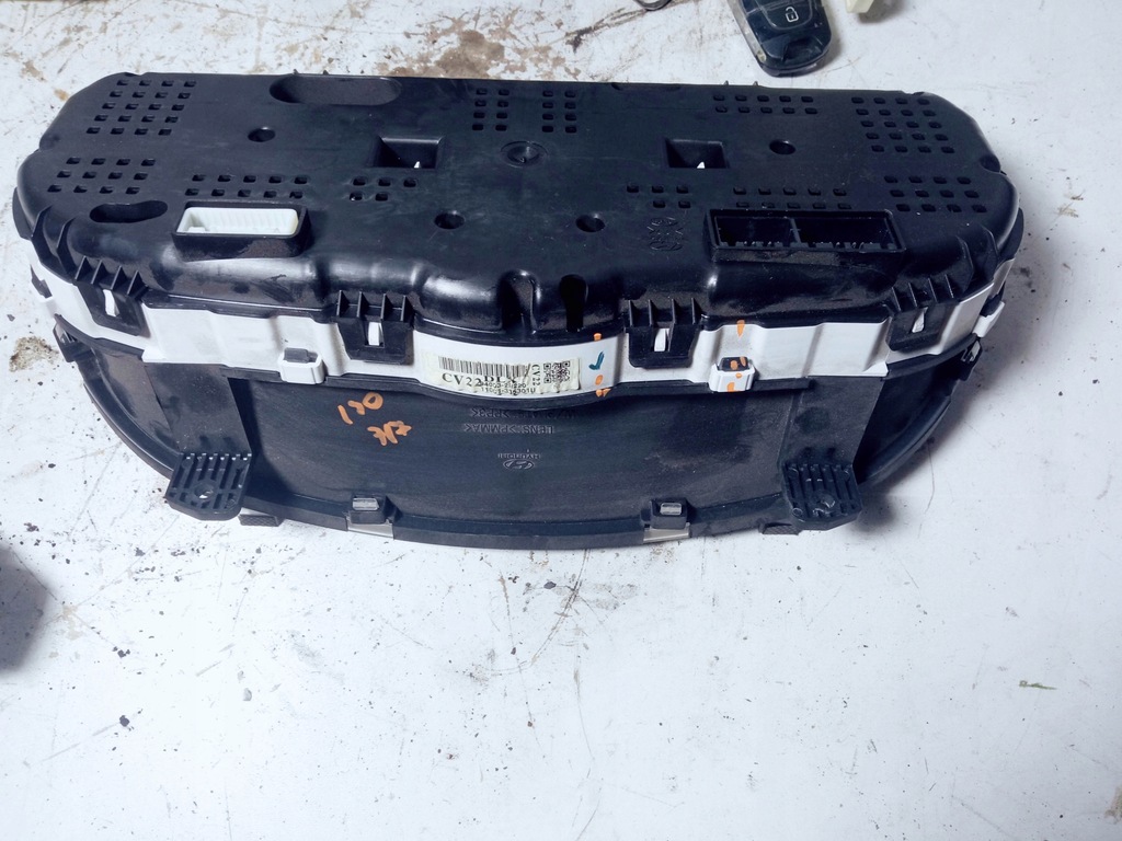 фото №10, Hyundai i30 i 1.6 crdi набор стартовый бортовой компьютер замок зажигания ключи 39105-2a767