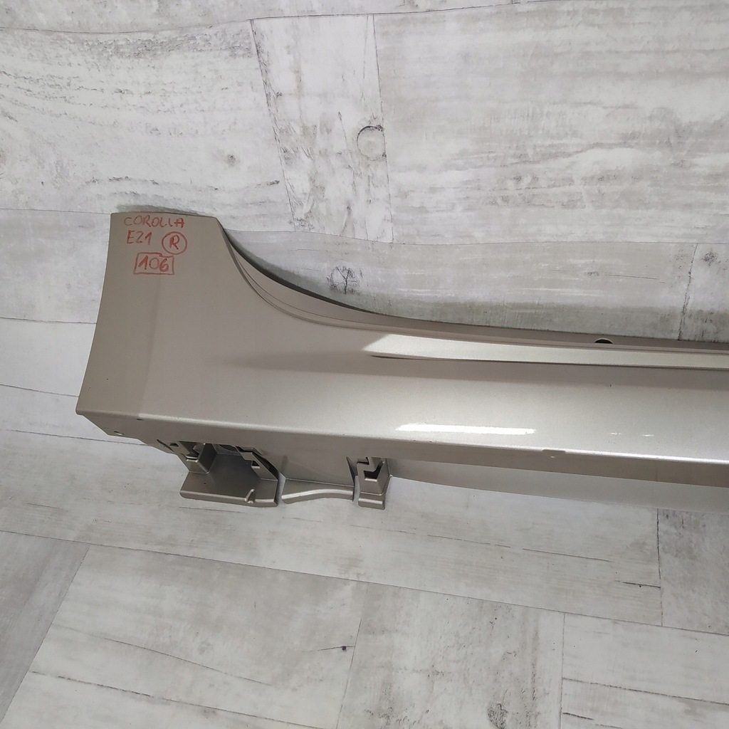 фото №7, Toyota corolla e21 sedan молдинг порог накладка правая 75850-02230