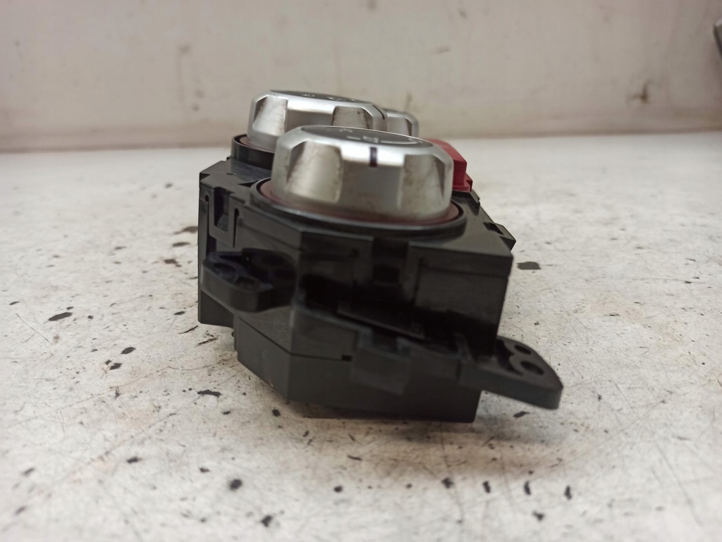 фото №9, Subaru impreza iii панель управление обдув