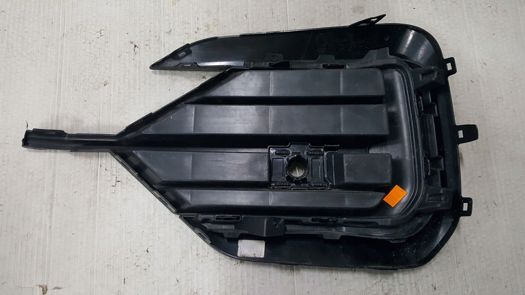 фото №10, Решётка бампера правый перед- vw touareg iii r-line 760853664a