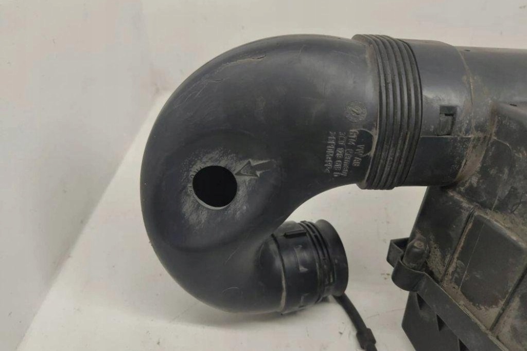 фото №9, Корпус фильтра воздуха vw passat b7 alltrack 365 4615185991 2.0l дизель