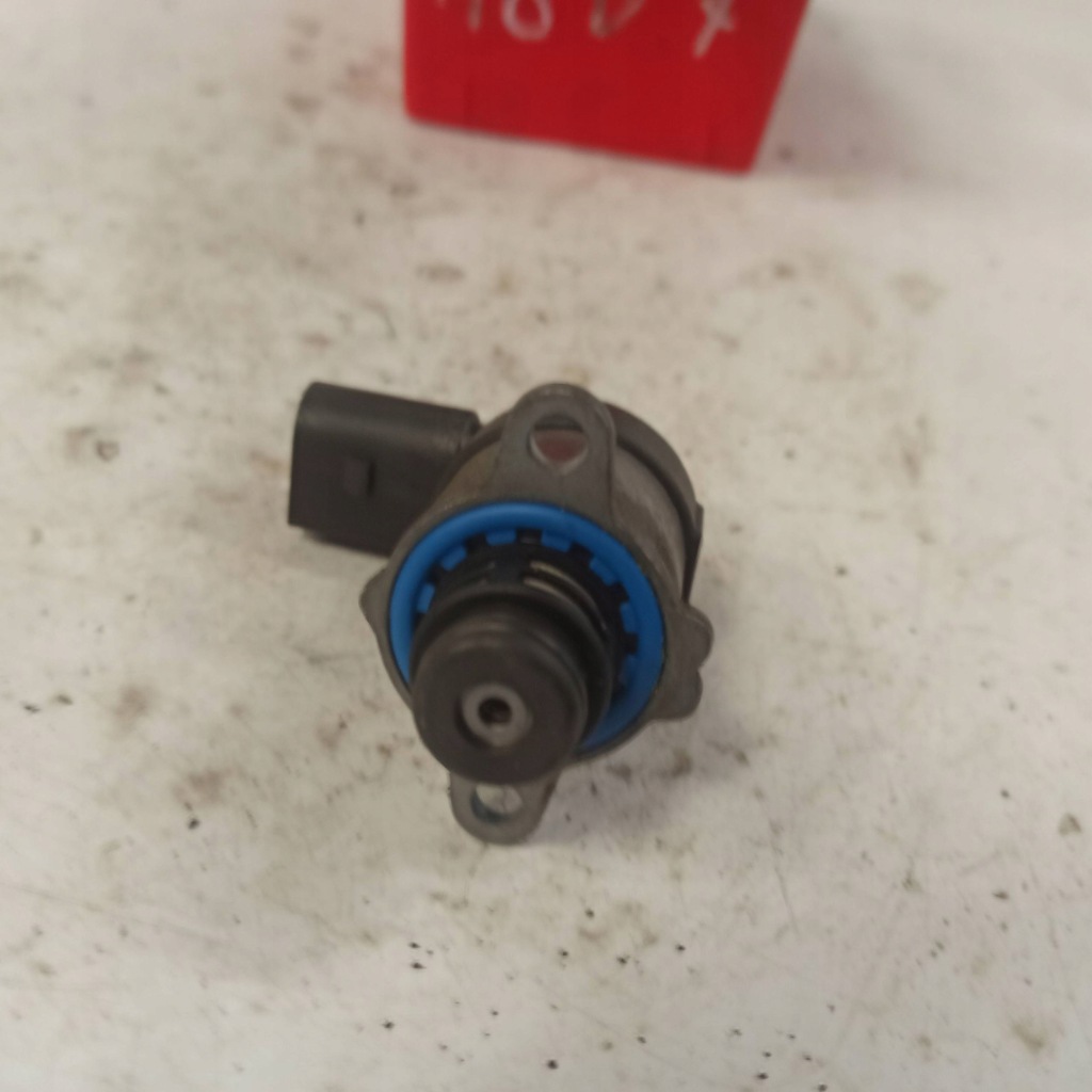 Volkswagen passat b7 клапан регулятор давления топлива 0928400768 Недорого