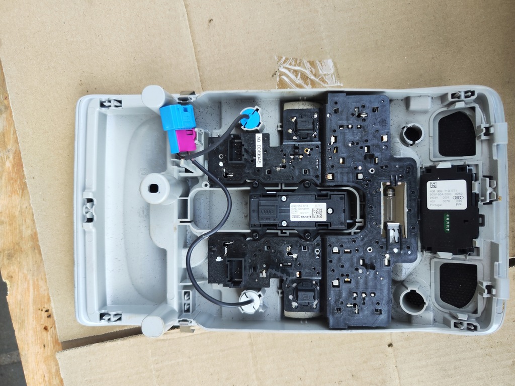 фото №5, Лампа потолочный audi a6 c7 4g0947135e