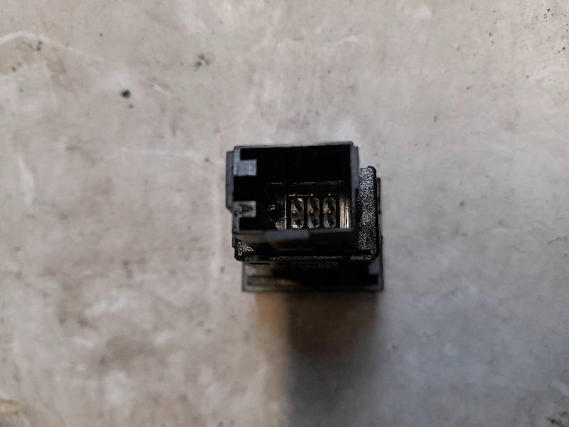 фото №2, Кнопка esp audi a6 c5 4b0927134a