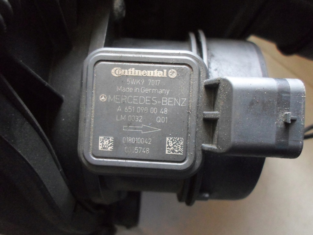 фото №1, Mercedes w204 витратомір a6510900048 w212 ідеальний стан