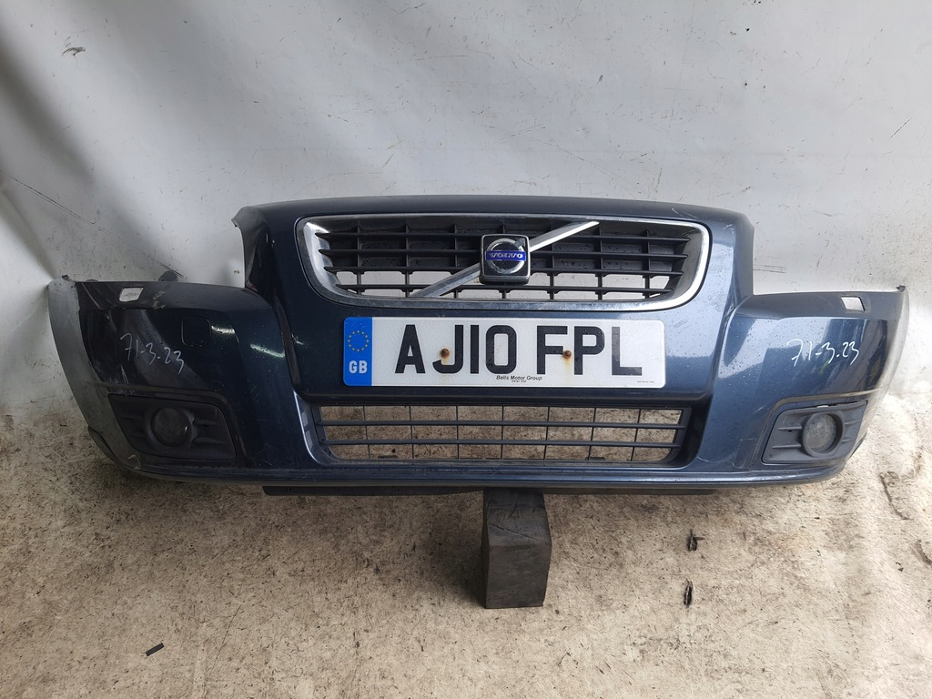 фото №1, Volvo v50 lift 08-12 бампер + омыватель