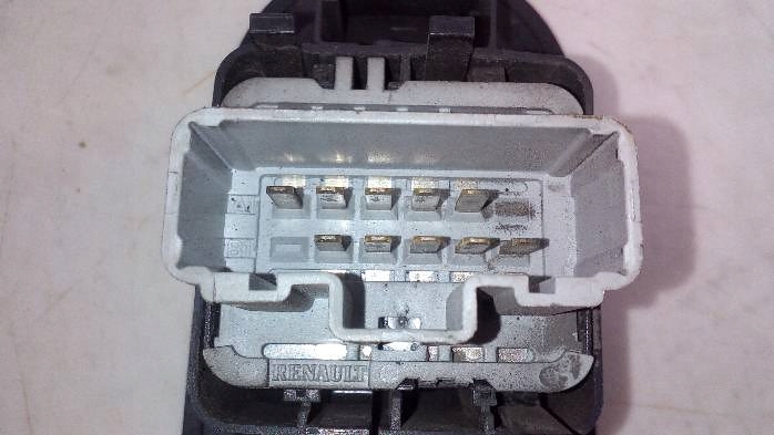 фото №7, Панель скло лівий перед renault clio iii 8200356513