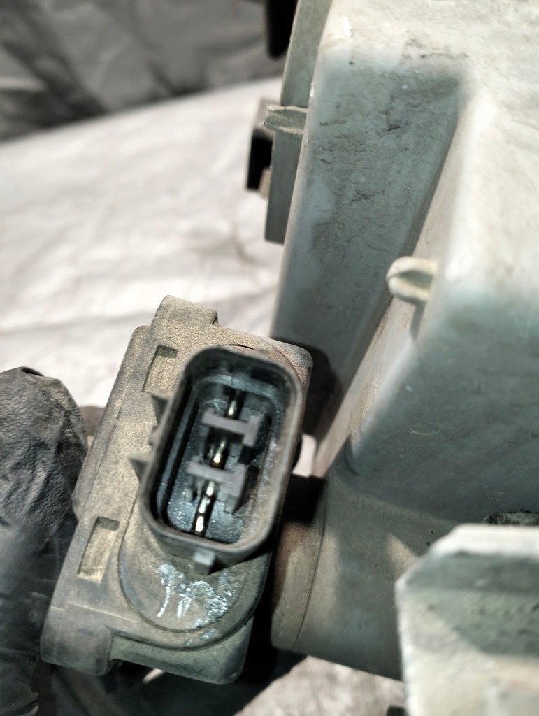 фото №9, Лампа фара лівий перед mg zs 2004r оригінальний номер 40230748