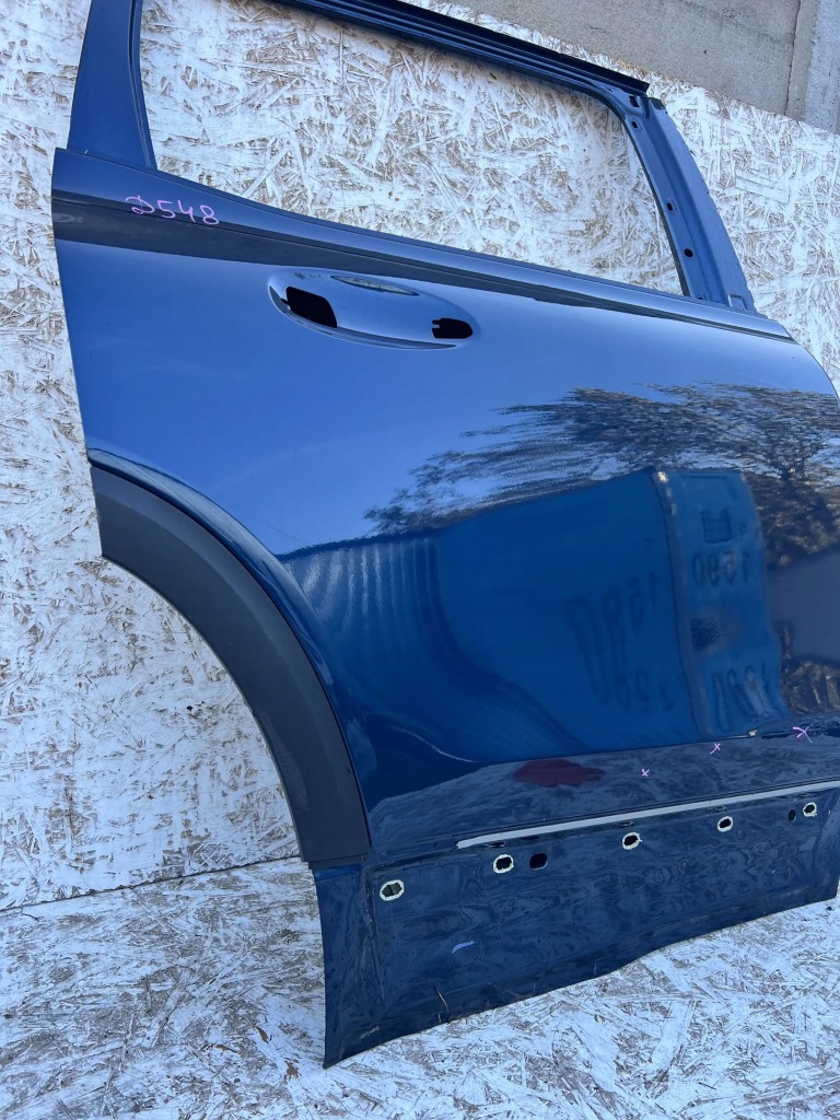 Купить Mercedes glb w247 дверь правое  задняя задний правый