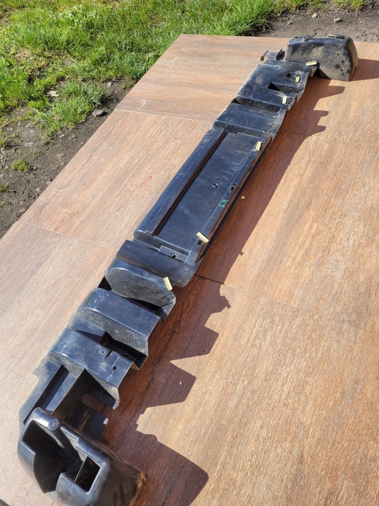 Jeep cherokee kj 01-07r направляющая бампера задняя заднего абсорбер Киев