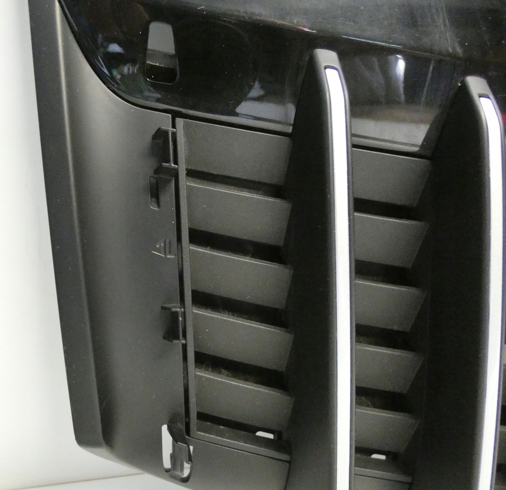 фото №8, Porsche 911 992 2019- 992827077 жалюзи впуск крышка багажника задняя задняя