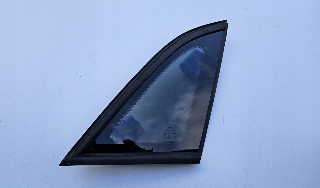 фото №1, Vw id.4 11a стекло кузовная правая nowa оригинал