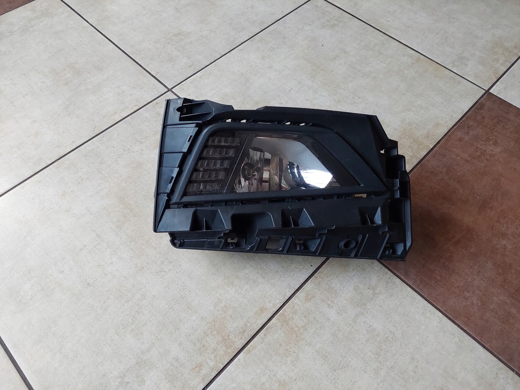 фото №1, Правый противотуманная фара - led - решётка - vw polo vi - 2g0