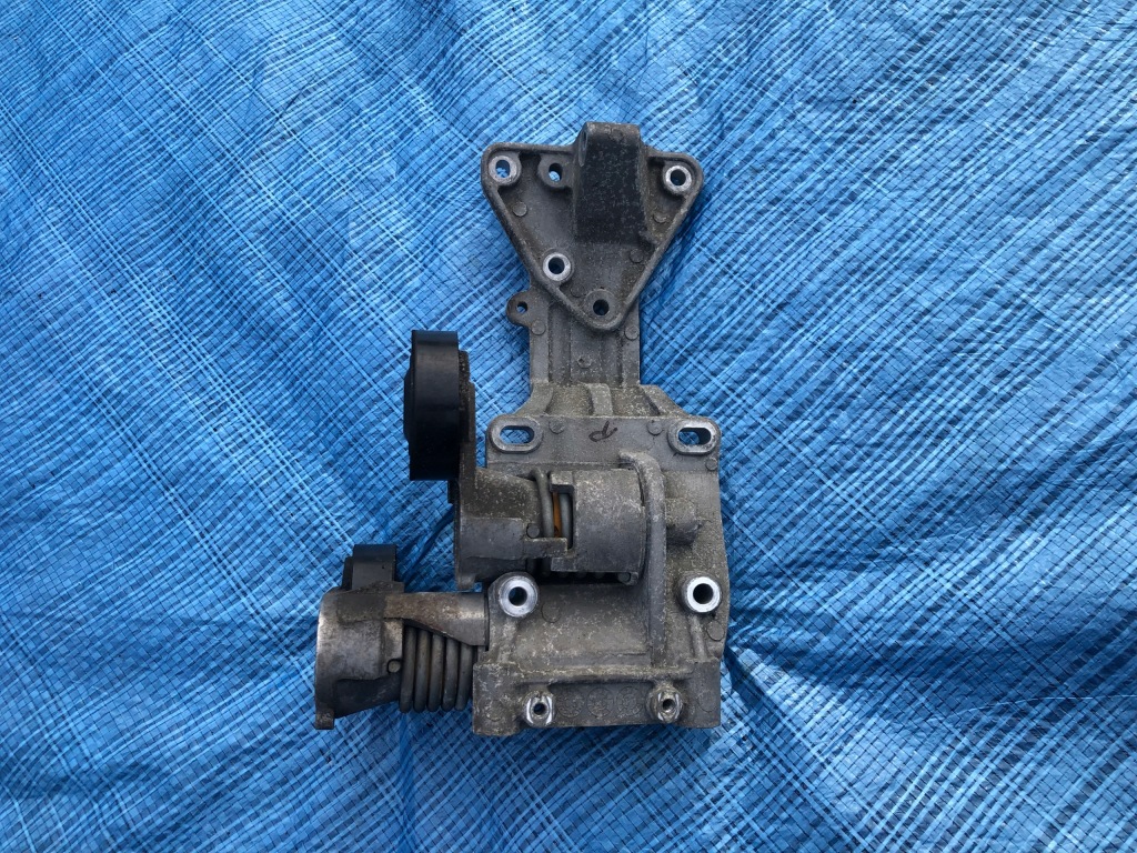 Купить Кронштейн основание генератора натяжитель volvo v50 s40