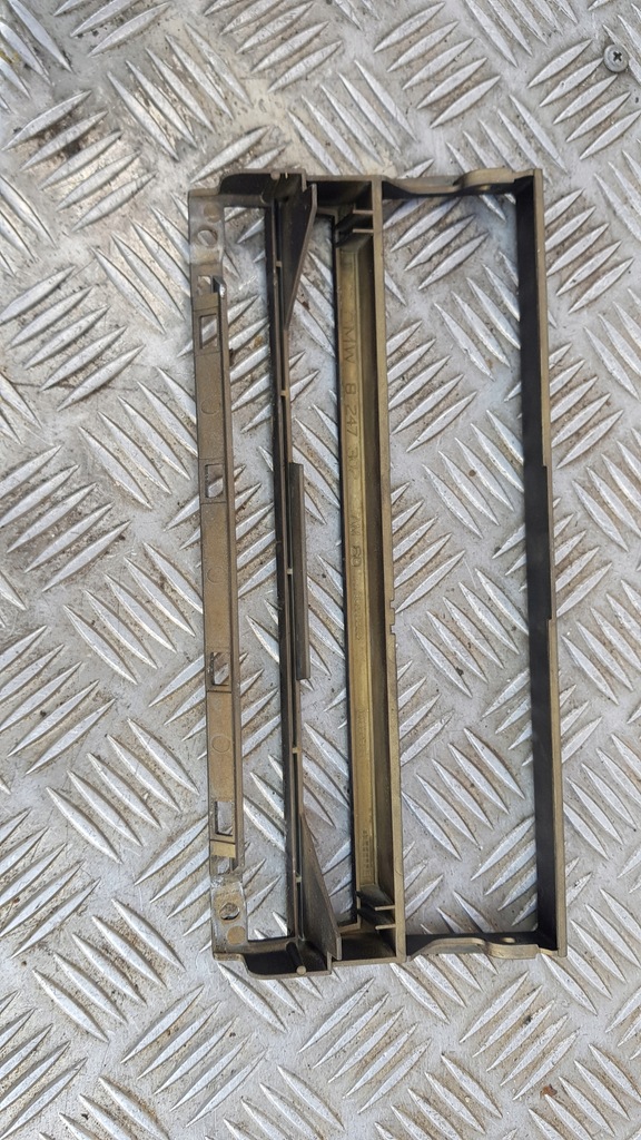 фото №11, Bmw e39 рамка панель корпус радіо 8247302