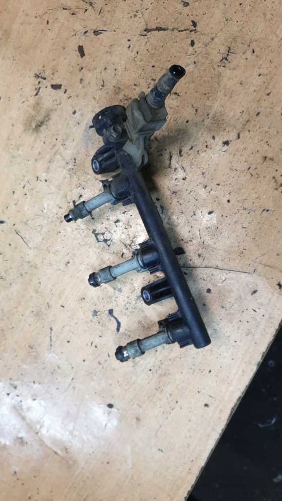 фото №1, Toyota yaris ii 1.0 12v молдинг впрыскная