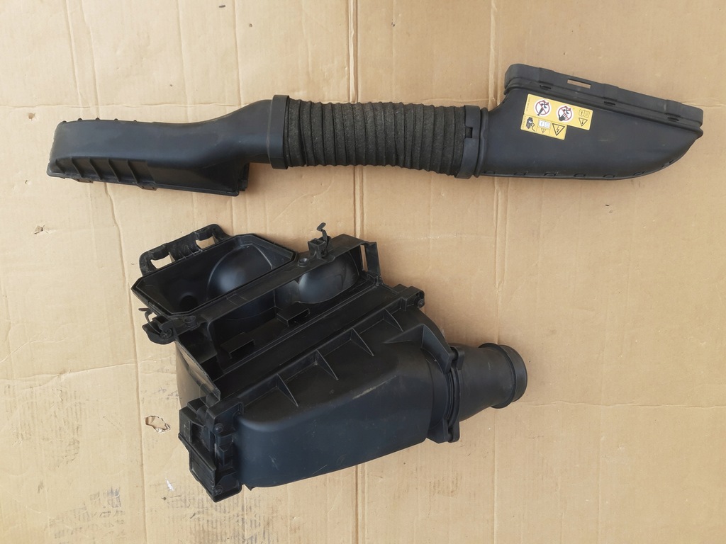 фото №1, Mercedes a w176 cla w117 gla x156 1.6 cgi корпус фільтр повітря труба