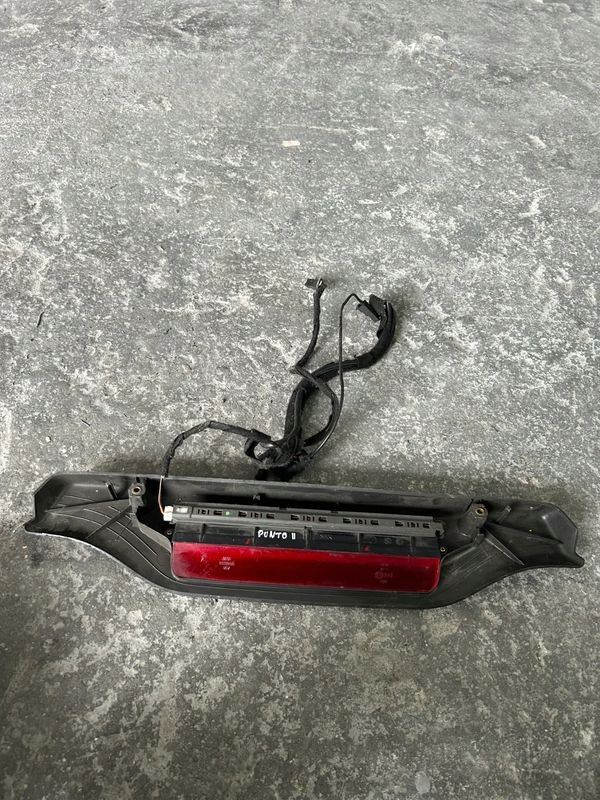 фото №1, Fiat punto ii світло стоп 0331000