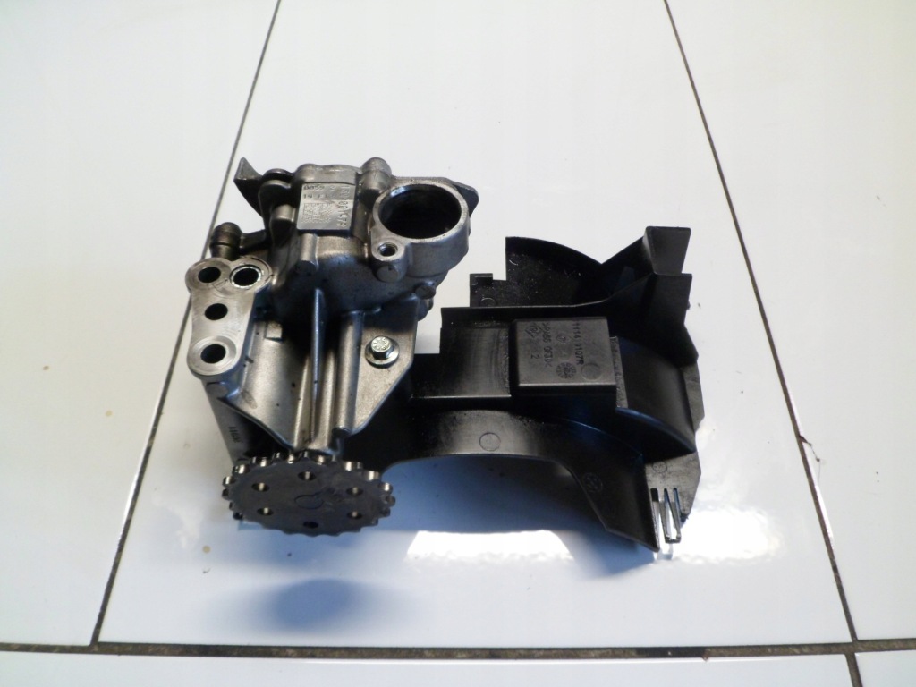 фото №1, Renault master iii 2.3dci насос масла 150000147r