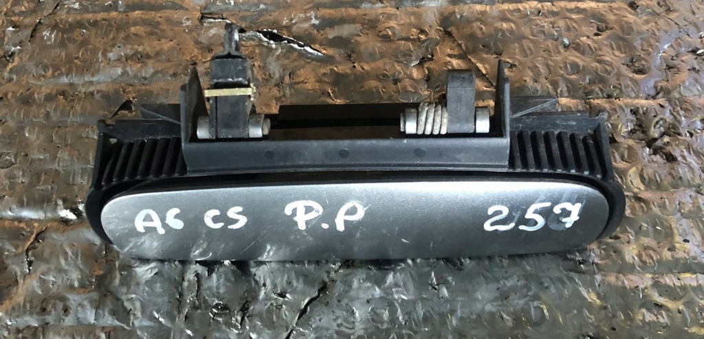 фото №13, Ручка наружная правая задняя левая audi a3 8l a4 b6 4b0839885 lt