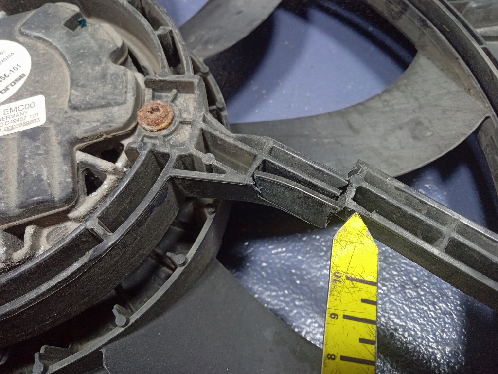 фото №5, Citroen berlingo вентилятор корпус вентилятор радиатора 4 контакты 9805897480