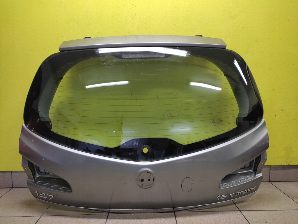 фото №1, Alfa romeo 147 задняя крышка багажника багажника лак vr65