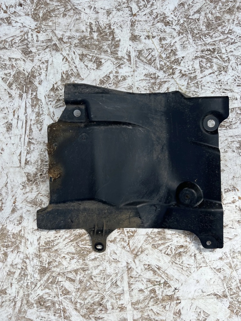 Купить Накладка корпус двигателя нижняя левая mazda 3 2 19-