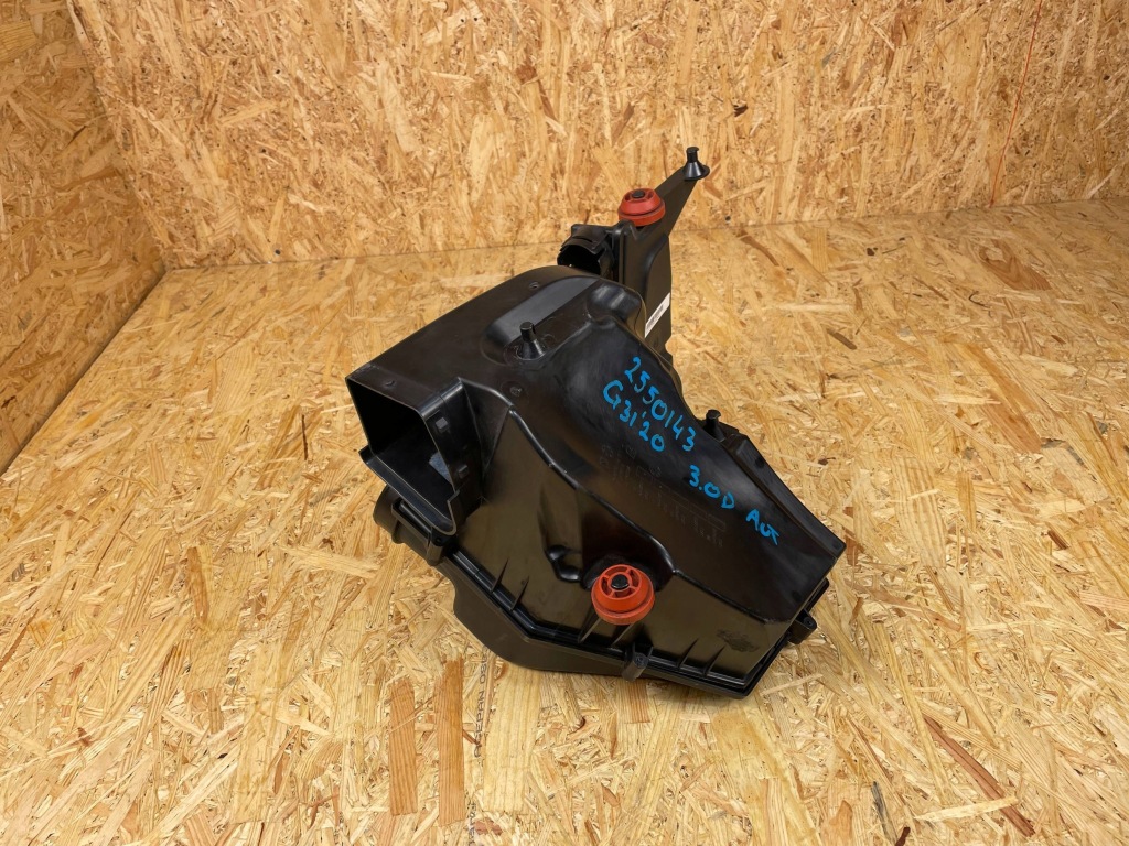 Корпус фильтра воздуха bmw 5 g30 g31 7 g11 g12 3.0d 7643301 8575040 с Разборки