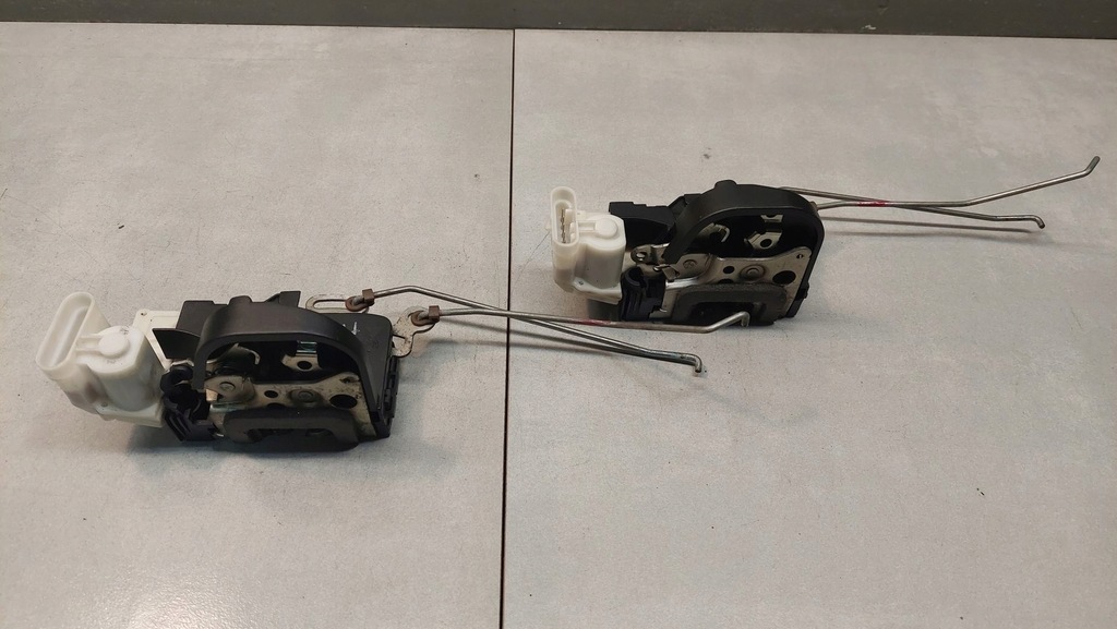 фото №4, Замок двері правий перед alfa romeo 147 6 pin