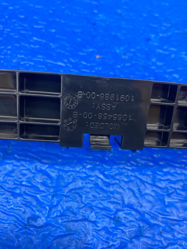 фото №7, Tesla model s напрямна бампера лівий задня 1091986-00-b