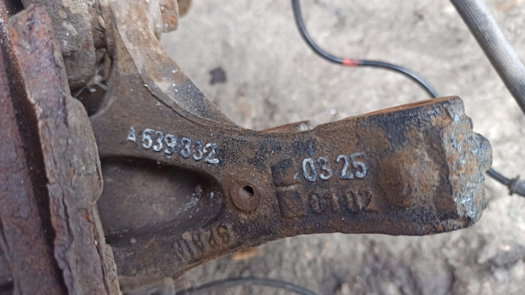 Mercedes поворотний кулак перед ступиця права vito 639 Зі Шроту