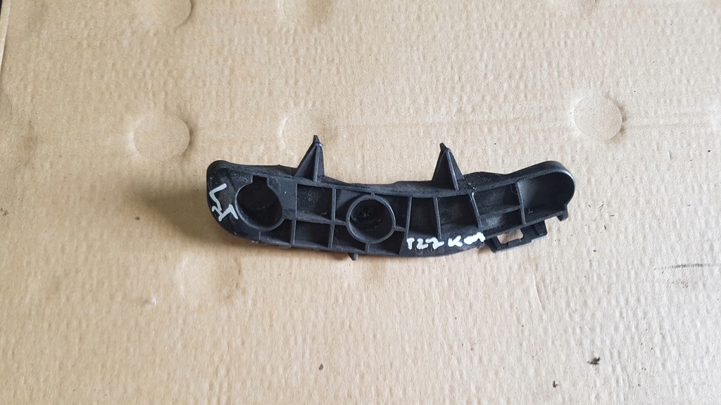 фото №1, Toyota avensis t27 kombi направляющая левый задняя