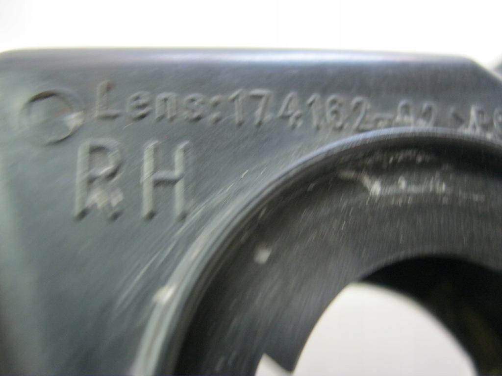 фото №5, Противотуманная фара правый vw volkswagen jetta 5c 10-