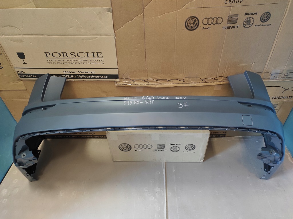 фото №1, Бампер задняя vw golf 8 r-line kombi новый оригинал