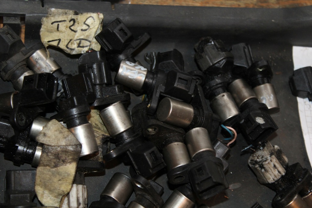 фото №10, Датчик положення вала розподільного валу rav 4 ii corolla verso ii 2.0 d4d 1cd