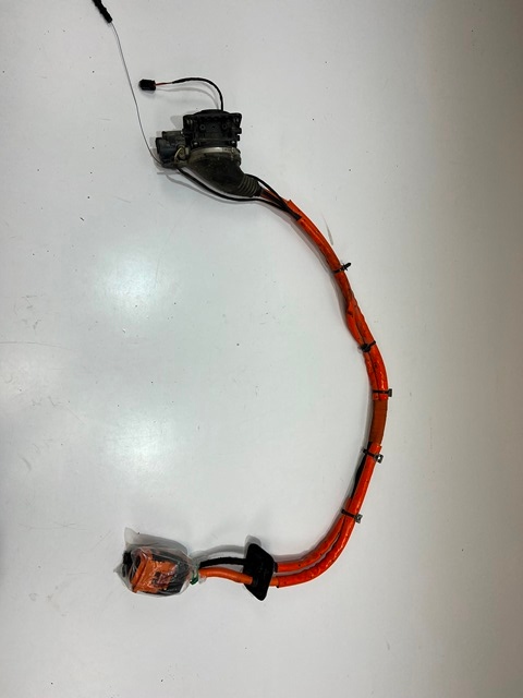 фото №1, Mercedes разъём кабель зарядки a0005457517