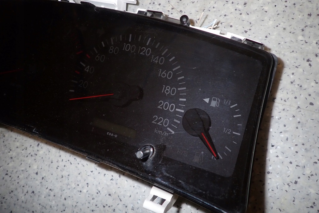 фото №6, Toyota corolla e12 1.4 d4d 02-07 приборы счетчик