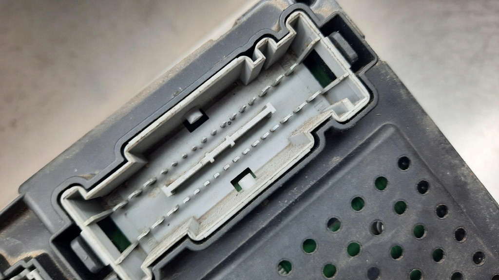 фото №5, Модуль cem l оригинальный номер 30728542 volvo s60 v70 ii xc70 s80