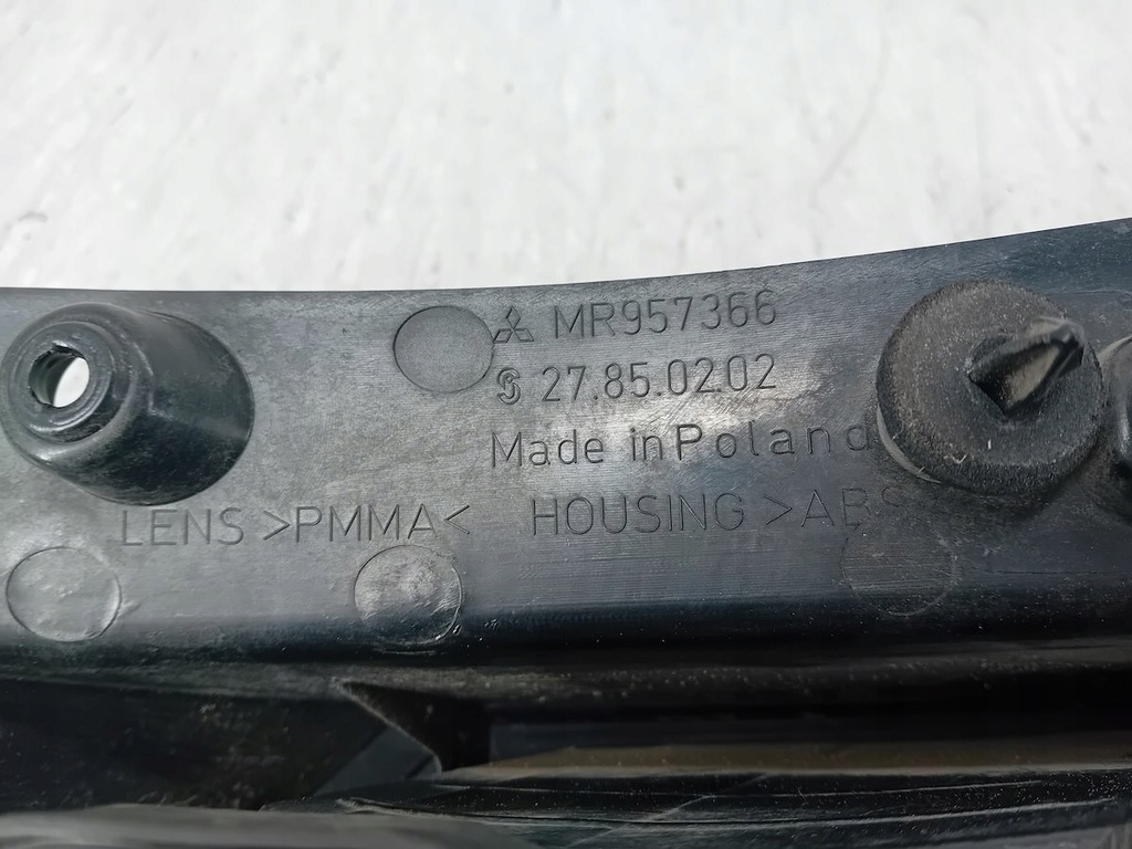 фото №12, Лампи задня комплект mitsubishi colt vi mr957365 mr957366 mn105623 mn105626