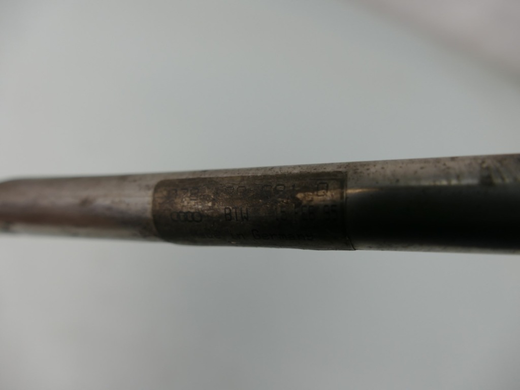 фото №4, Audi a8 d2 2.8 молдинг упорскування пального регулятор