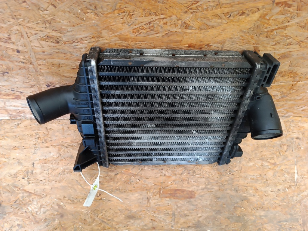 Интеркулер радиатор воздуха mercedes vito w638 2.2cdi 6385012901 в Украине