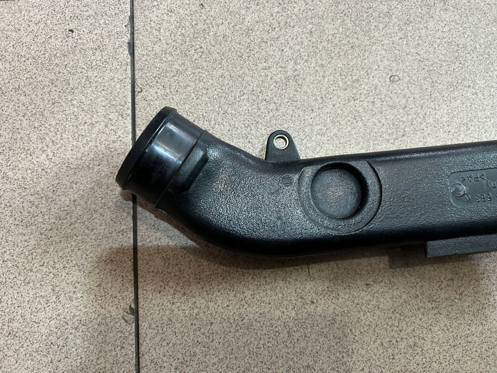 фото №4, Шланг труба воздуха левая audi a6 c5 2.7 bt allroad