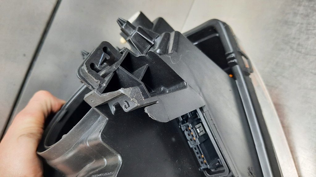 фото №15, Фара правий volvo xc90 02-14r