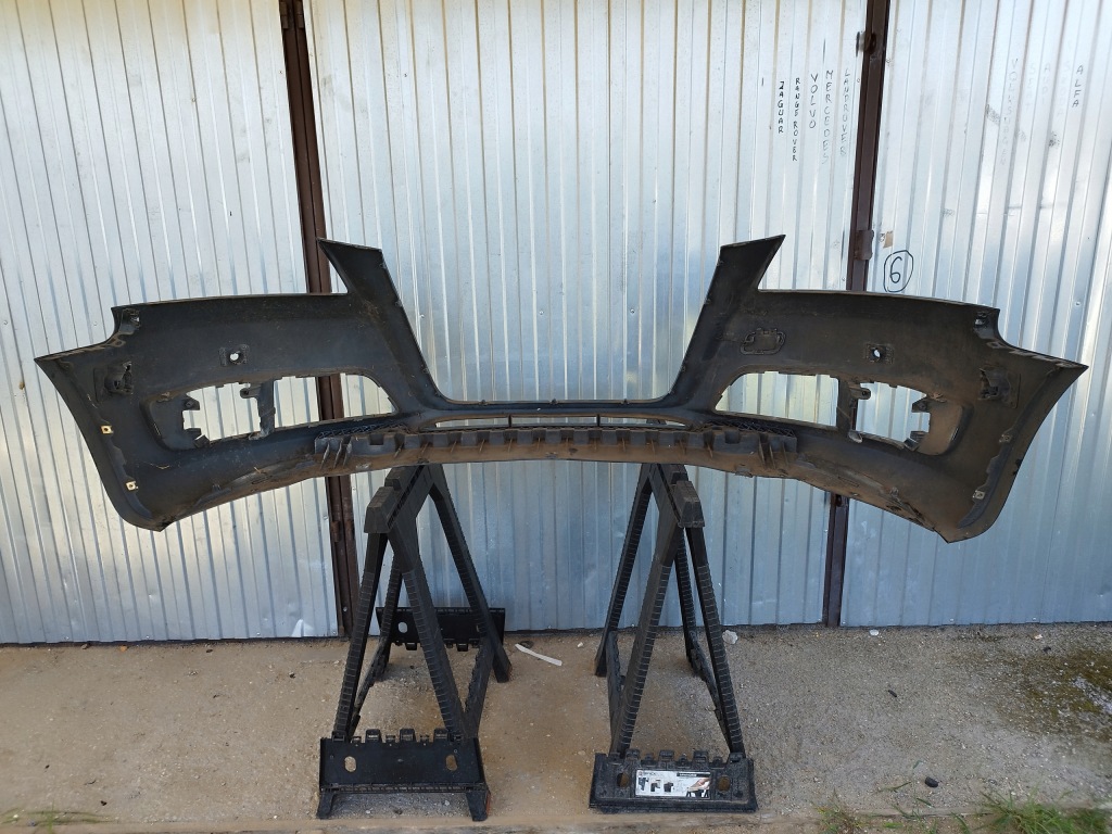 Бампер перед 6x датчик pdc audi a3 8p lift 2008-2012 колір lz6e в Україні