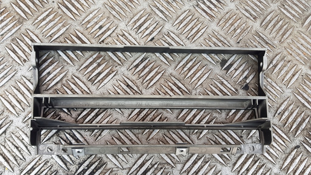 фото №2, Bmw 5 e39 рамка панель радіо 8247302