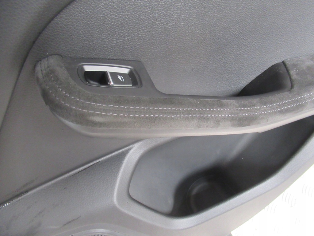 фото №10, Porsche macan gts сиденья обивка обшивки m235