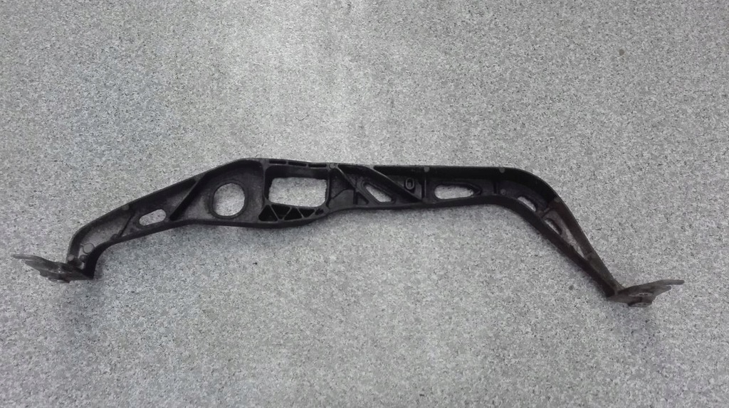 фото №1, Балка кронштейн - audi a4 b8 2.0 tdi